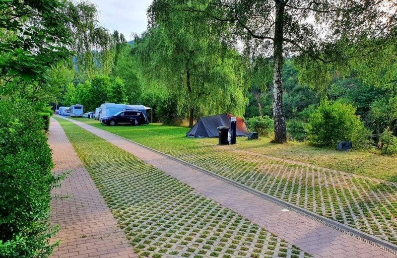 Campingplatz am wasser standard 1