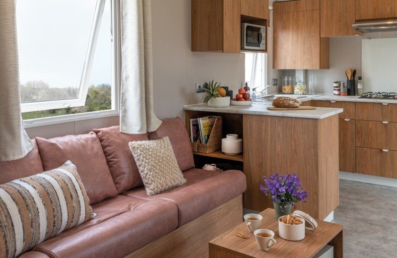 Stacaravan violette woonkamer 1